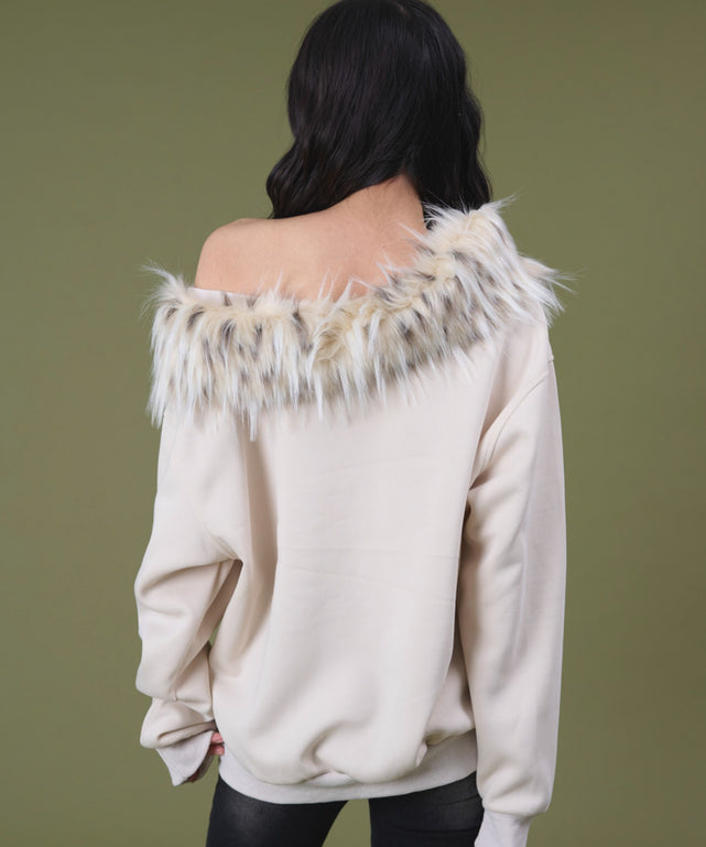 ホワイトアイボリー モデル：160cm F着用