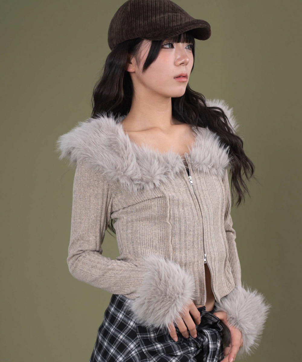 ベージュ モデル：160cm F着用