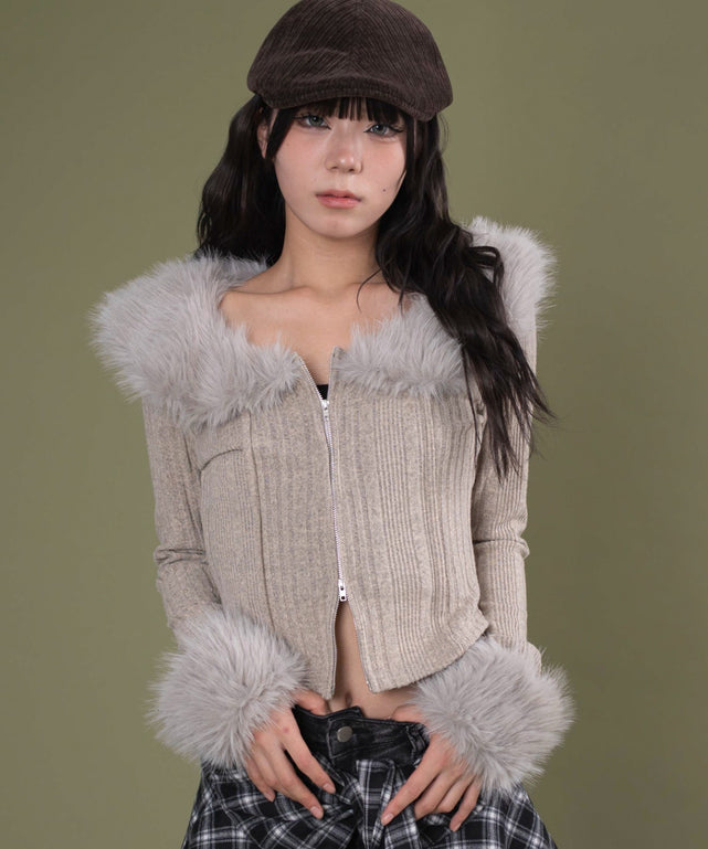 ベージュ モデル：160cm F着用