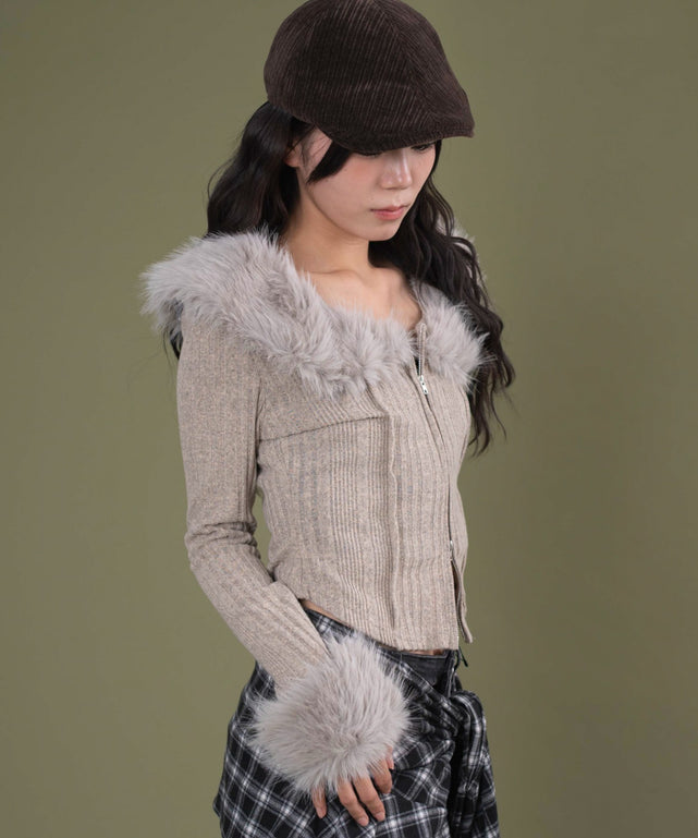 ベージュ モデル：160cm F着用