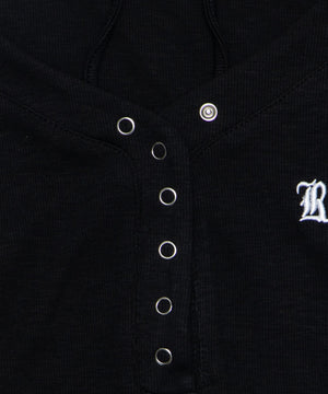 ヘンリーネックロゴ刺繍T