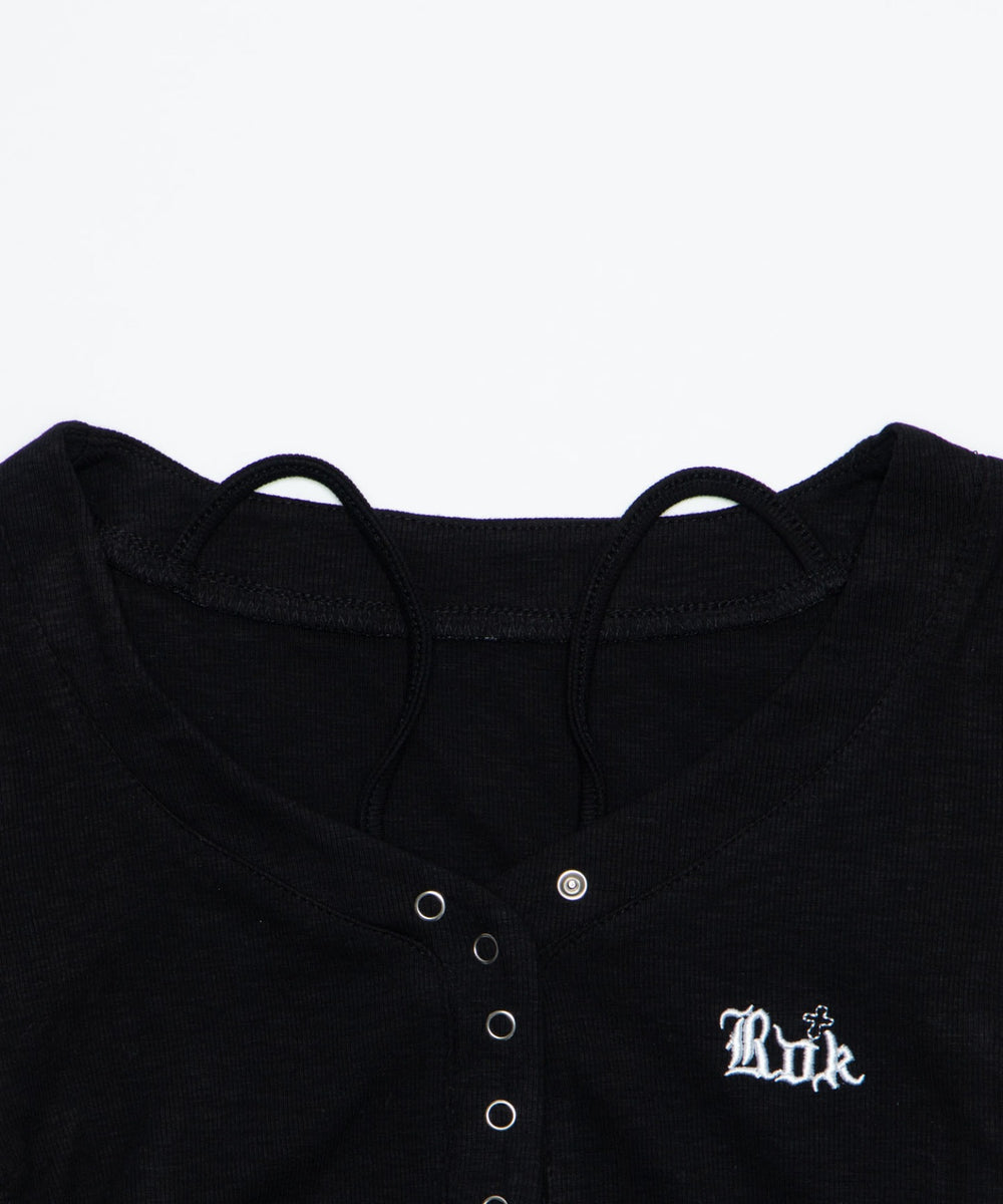 ヘンリーネックロゴ刺繍T