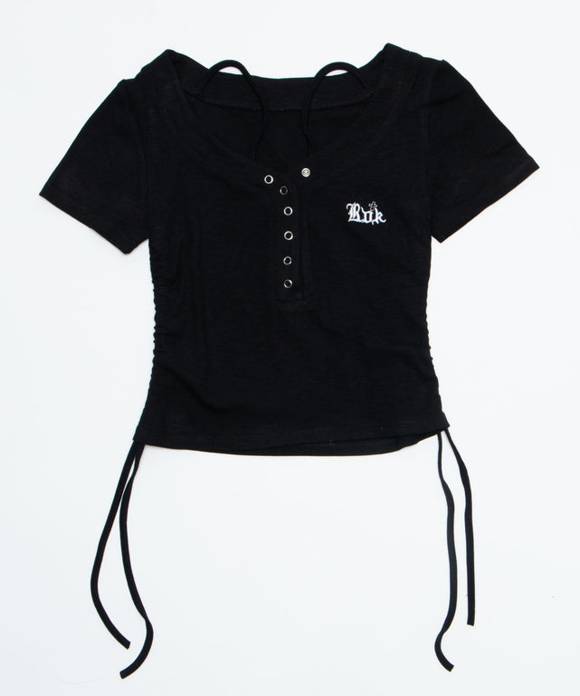 ヘンリーネックロゴ刺繍T