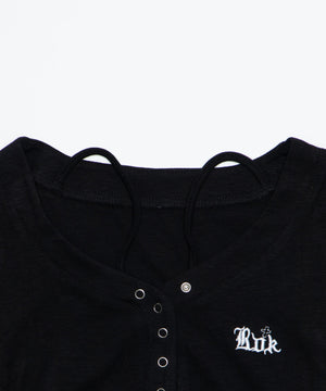 ヘンリーネックロゴ刺繍T