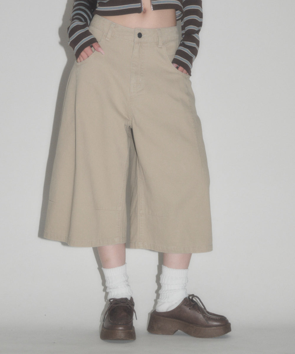 ベージュ モデル：163cm S着用