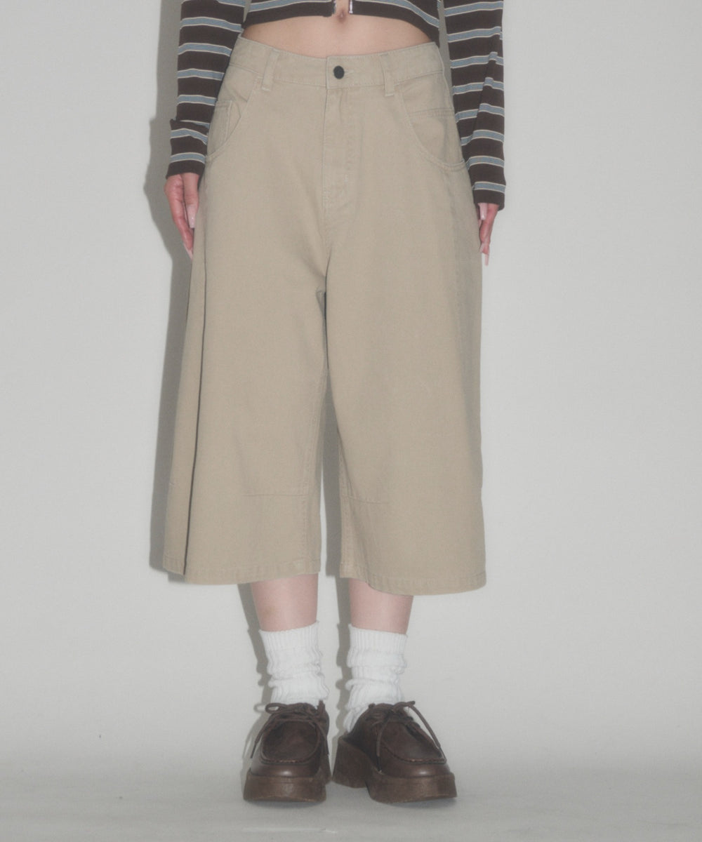 ベージュ モデル：163cm S着用