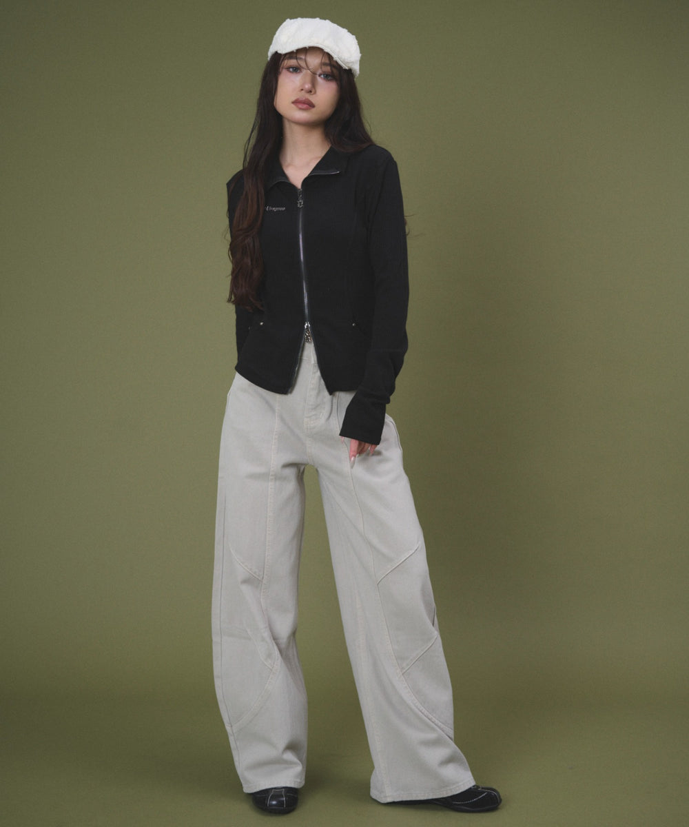 ホワイトアイボリー モデル：163cm S着用