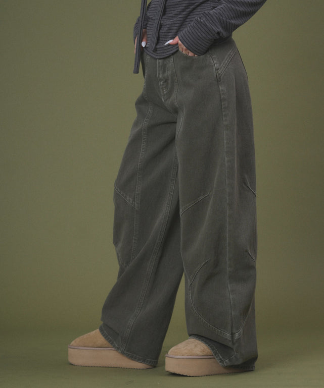 カーキ モデル：160cm S着用