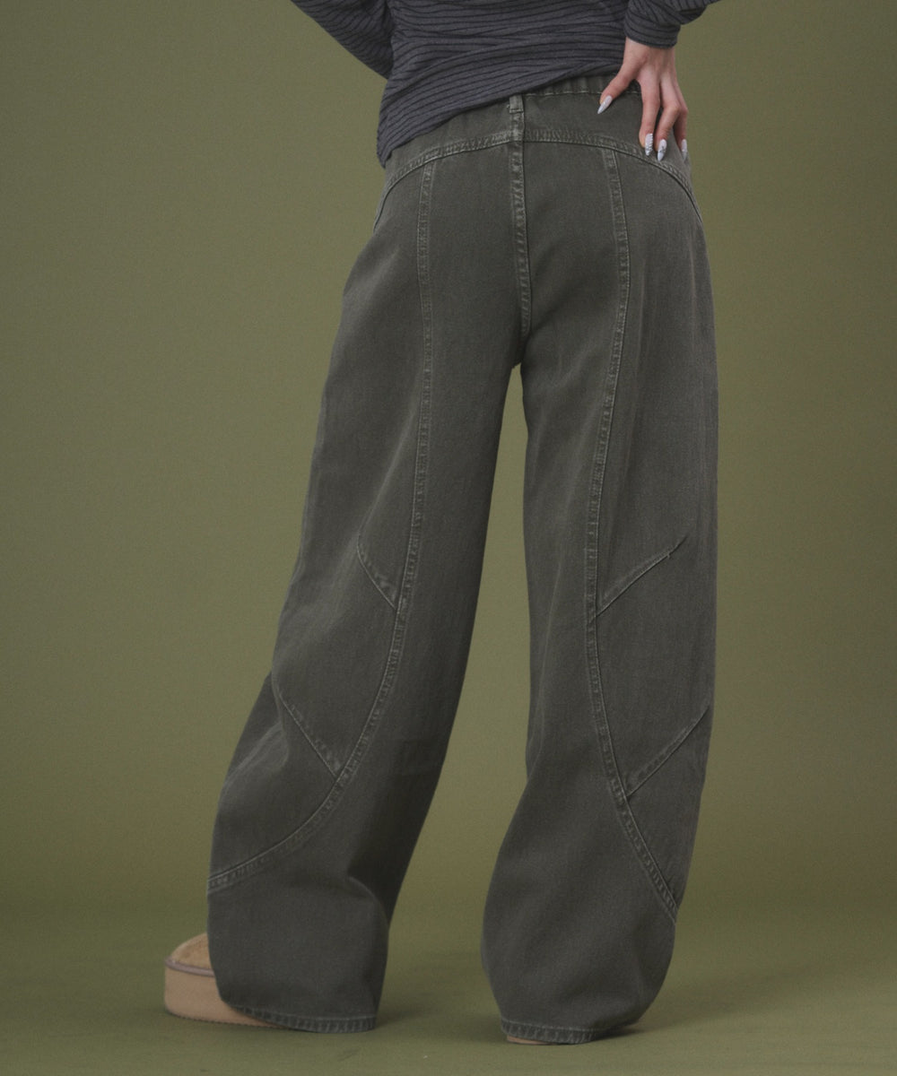 カーキ モデル：160cm S着用