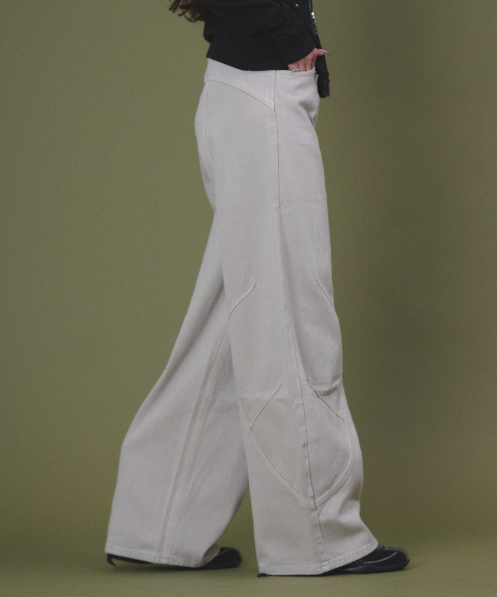 ホワイトアイボリー モデル：163cm S着用