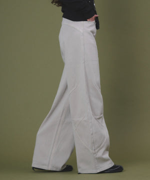 ホワイトアイボリー モデル：163cm S着用