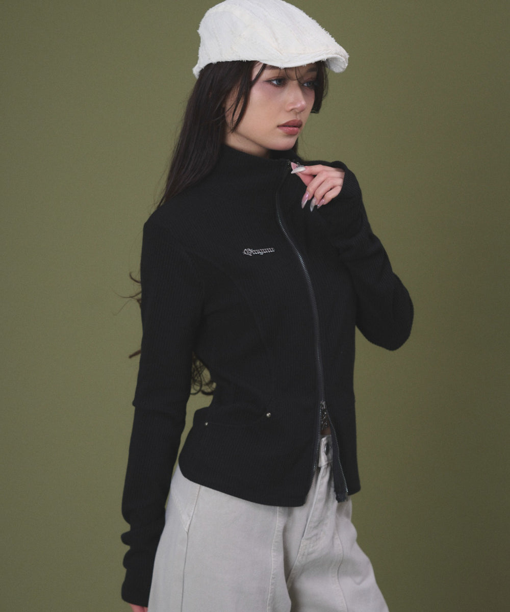 ブラック モデル：160cm F着用