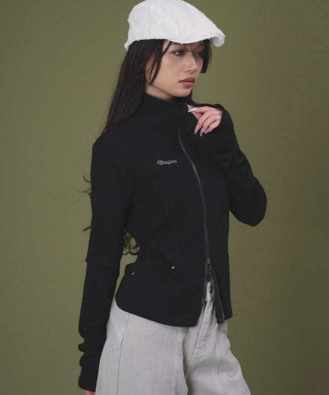 ブラック モデル：160cm F着用