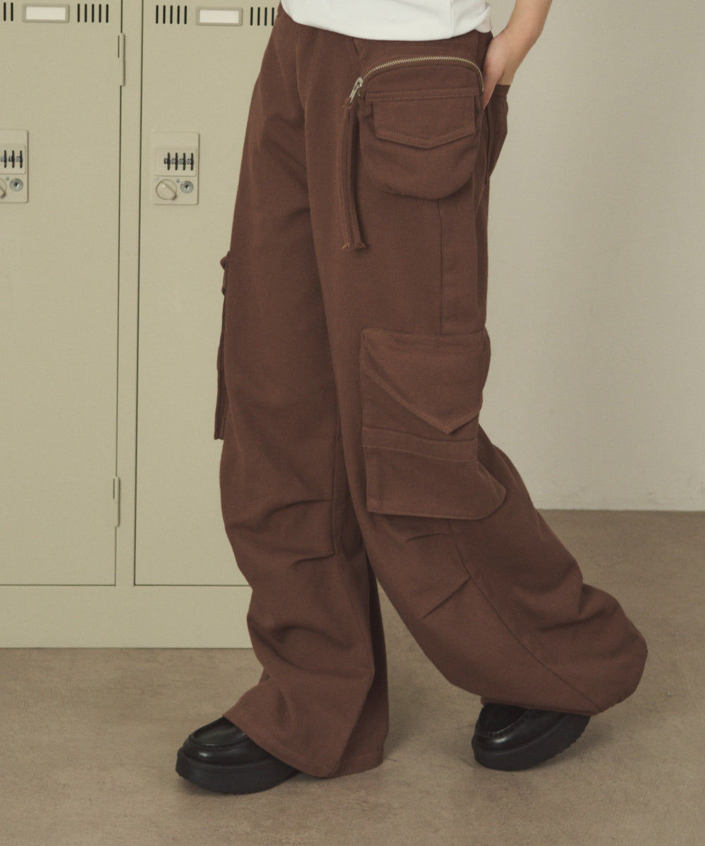 ブラウン モデル：163cm S着用