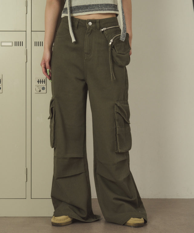 カーキ モデル：163cm S着用