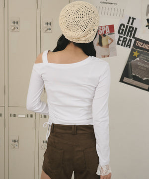 ホワイト モデル：160cm F着用