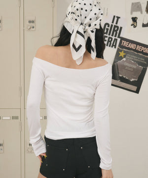 ホワイト モデル：160cm F着用