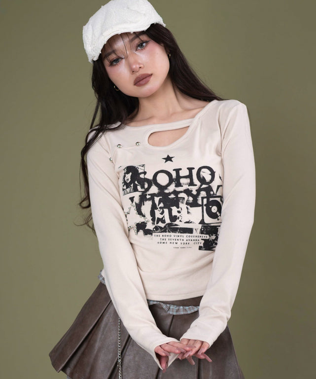 スタースタッズデザイントップ/ベージュ モデル：163cm F着用