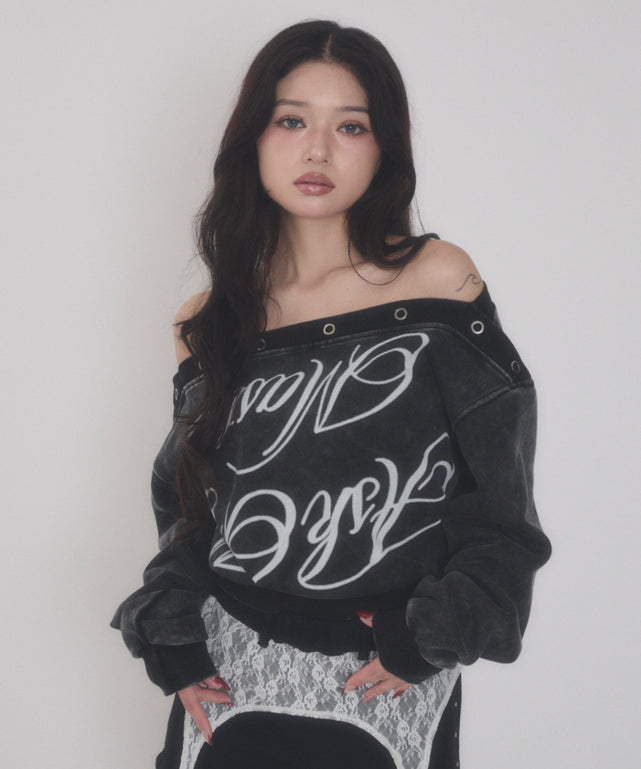 ボタングラフィックオフショルトップ/スミクロ モデル：163cm F着用