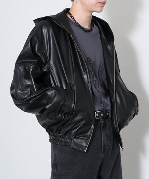 ブラック モデル：178㎝ FREE着用