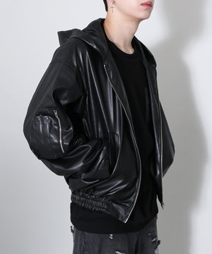 ブラック モデル：178㎝ FREE着用