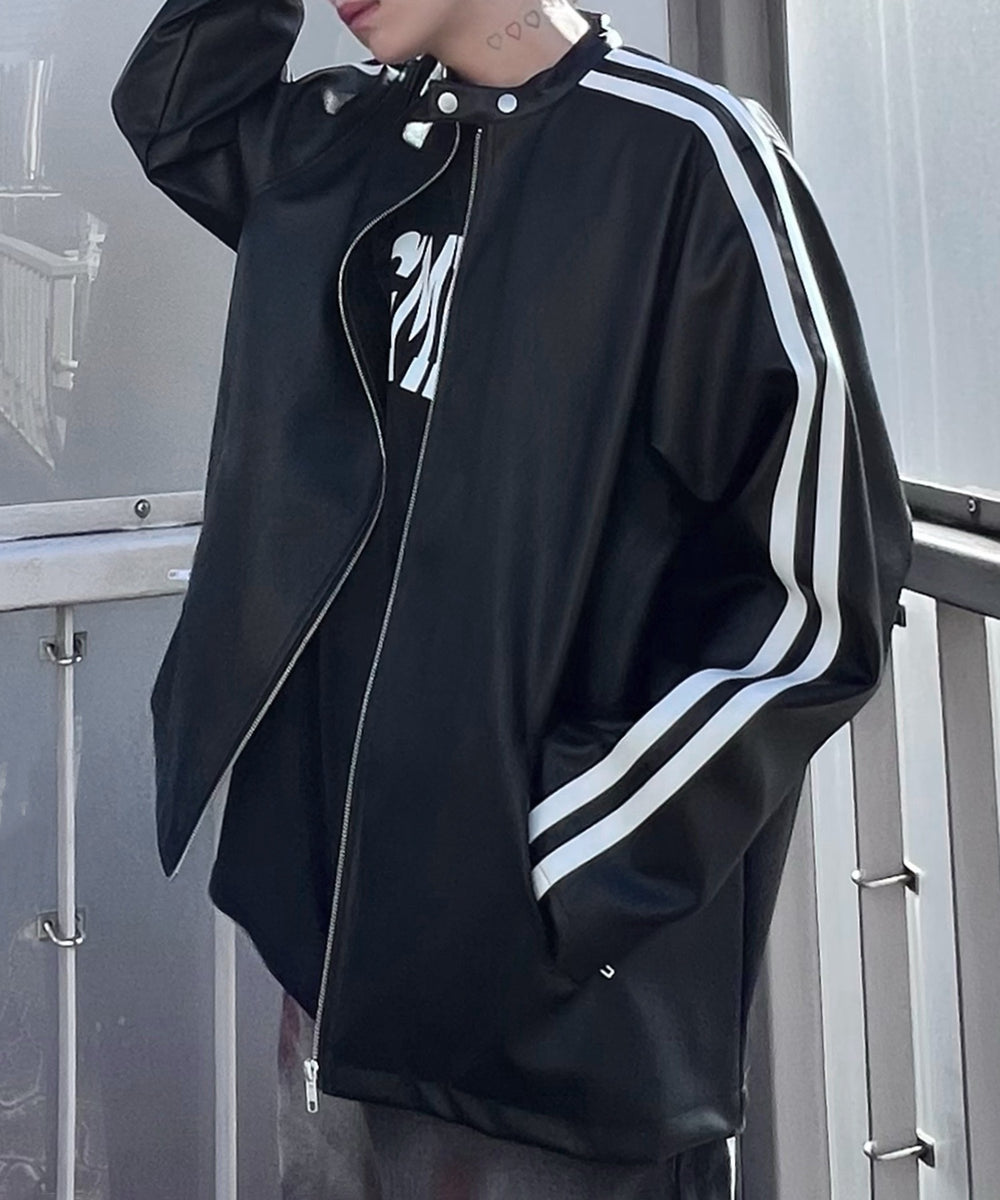 ブラック モデル：178cm M着用