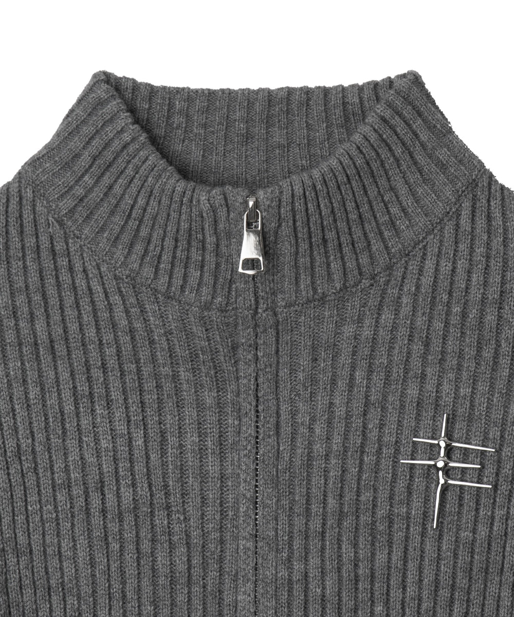 ブローチ付きZIPニット