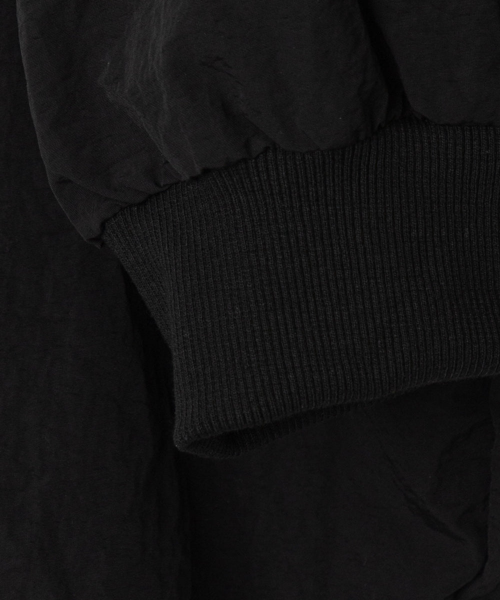 ZIPデザインクロップドボンバージャケット