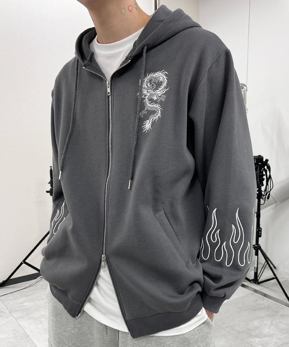 スミクロ モデル：178㎝ XL着用