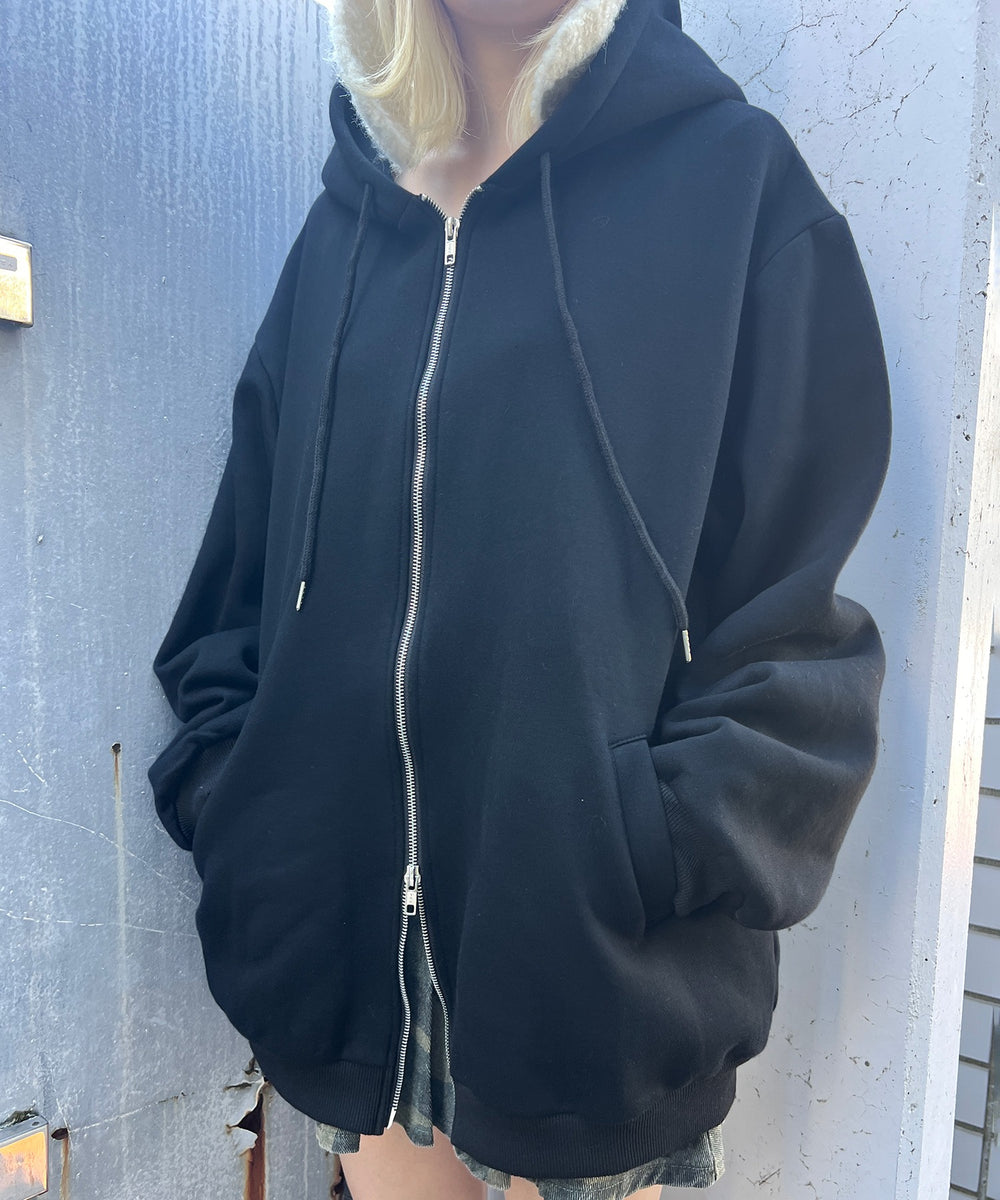 ブラック モデル：160㎝ FREE着用