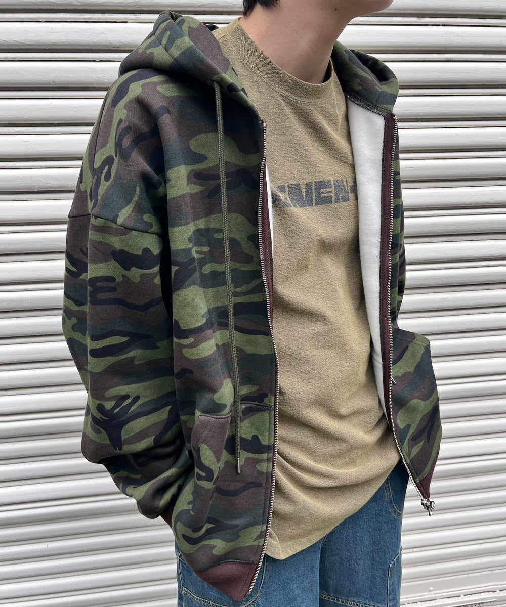 グリーン モデル：178㎝ FREE着用