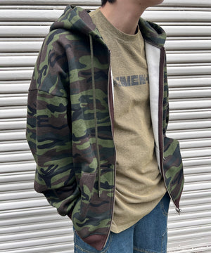 グリーン モデル：178㎝ FREE着用