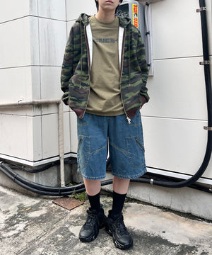 グリーン モデル：178㎝ FREE着用