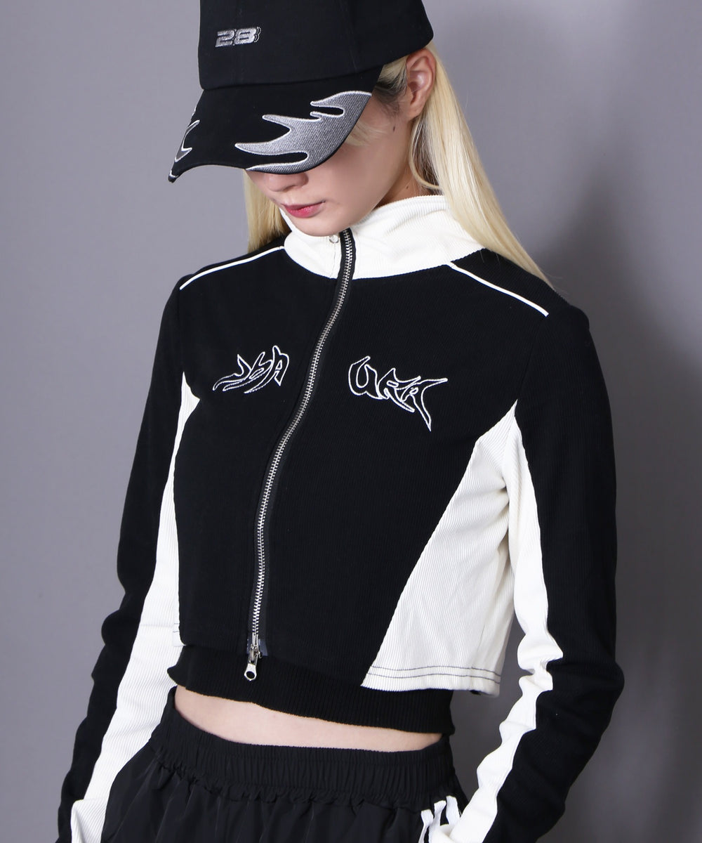 ブラック モデル：165cm FREE着用