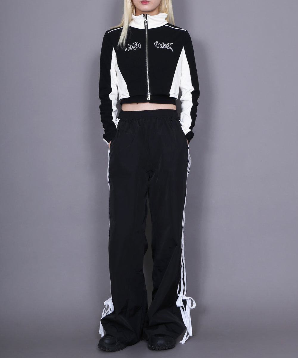 ブラック モデル：165cm FREE着用