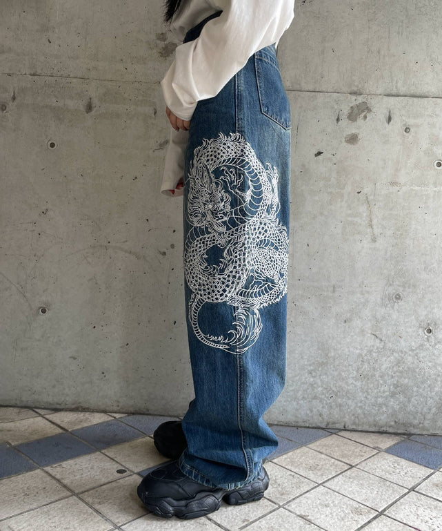 ドラゴン刺繍デニムパンツ