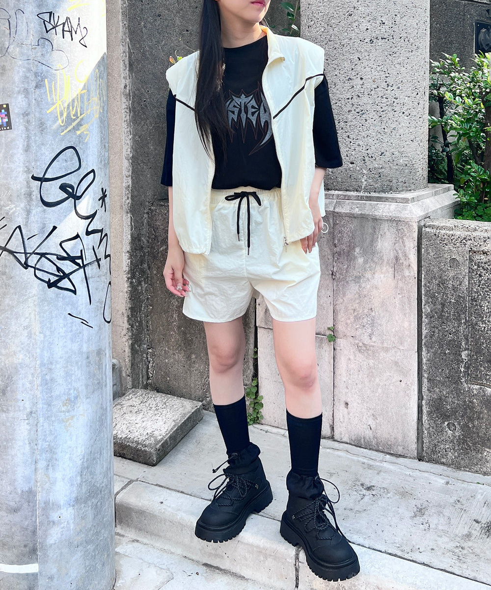 ホワイト モデル：154㎝ FREE着用