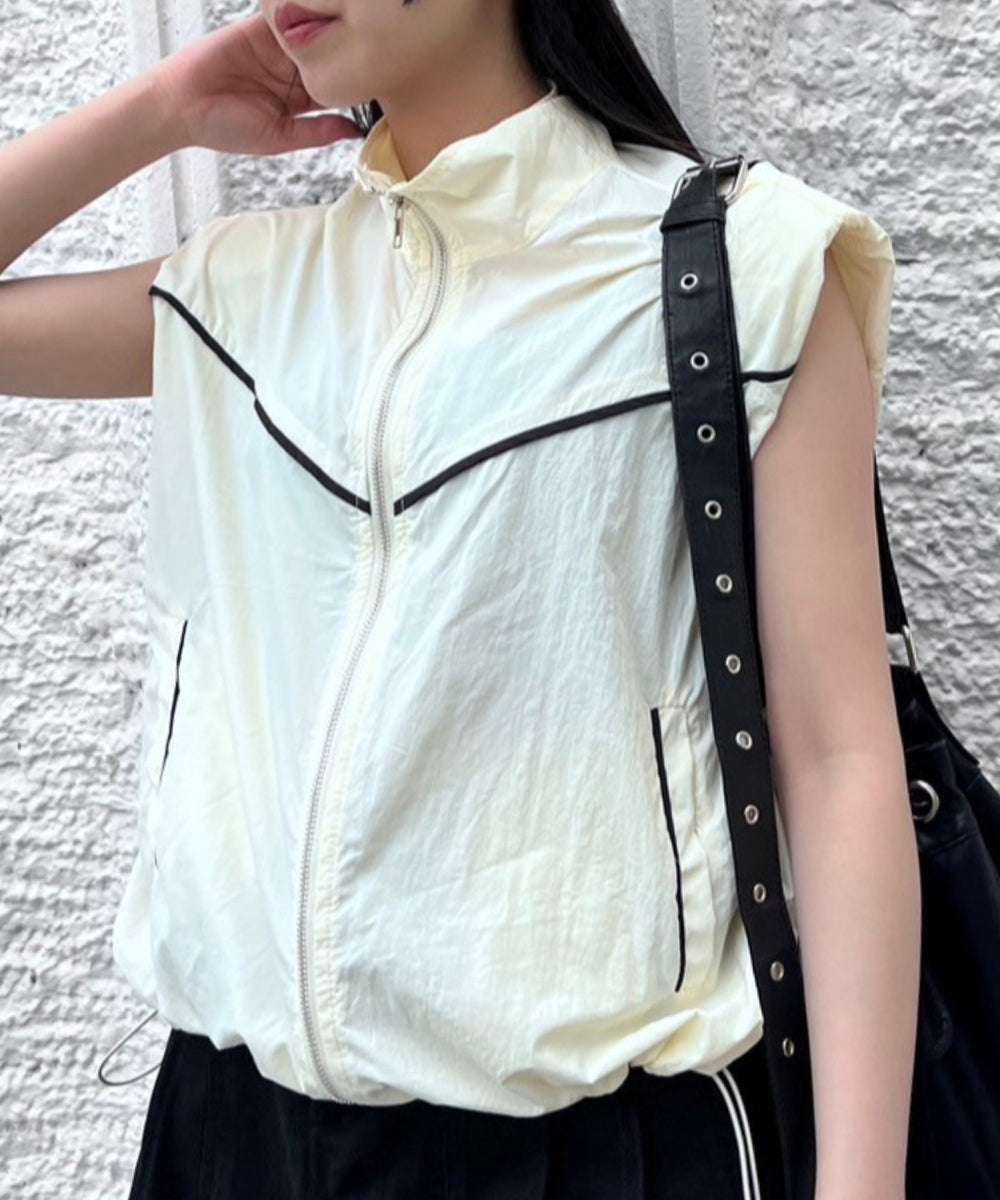 ホワイト モデル：154㎝ FREE着用