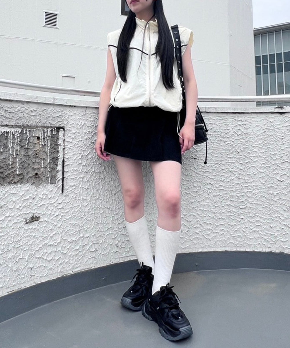 ホワイト モデル：154㎝ FREE着用