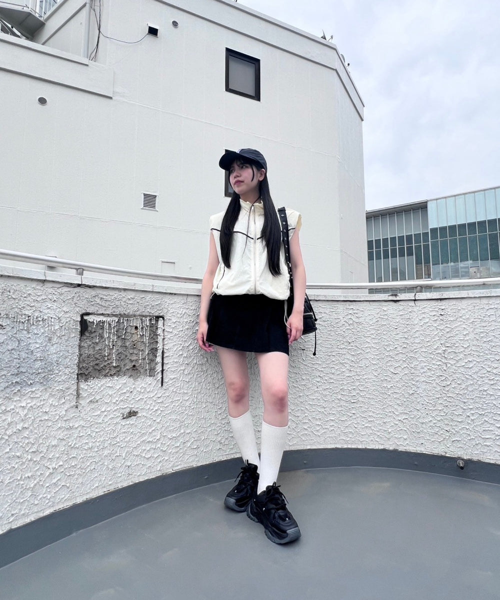 ホワイト モデル：154㎝ FREE着用