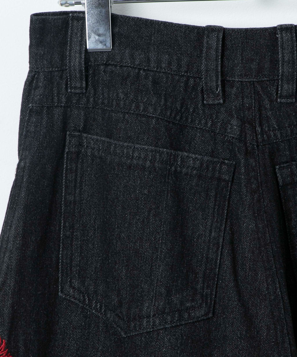 ドラゴン刺繍デニムパンツ