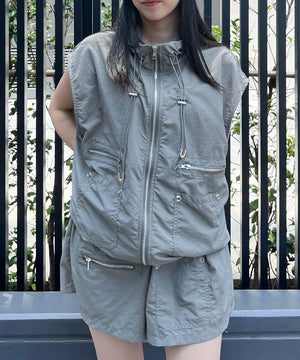 グレー モデル：154㎝ FREE着用