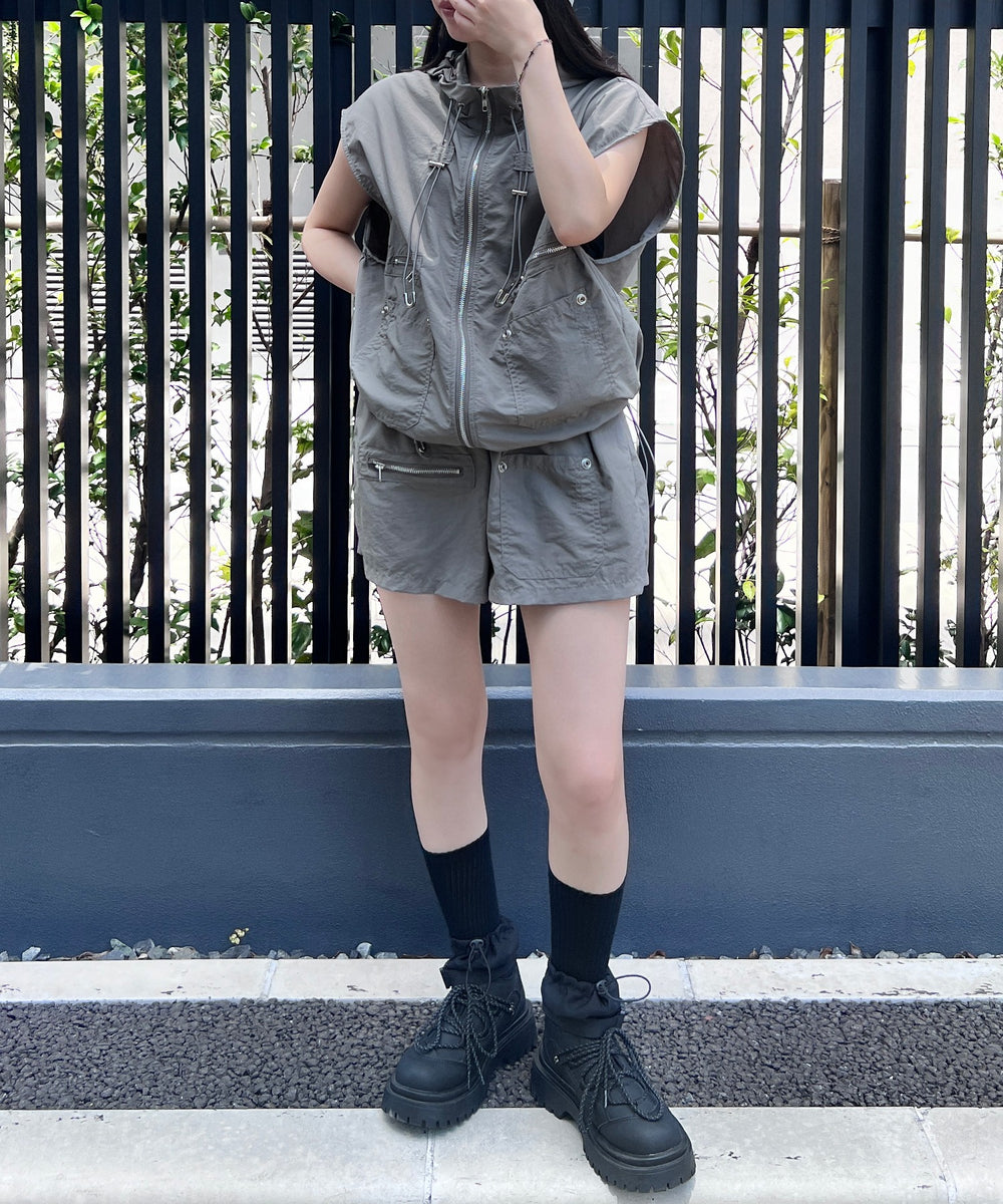 グレー モデル：154㎝ FREE着用