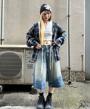 ブルー モデル：160㎝ FREE着用