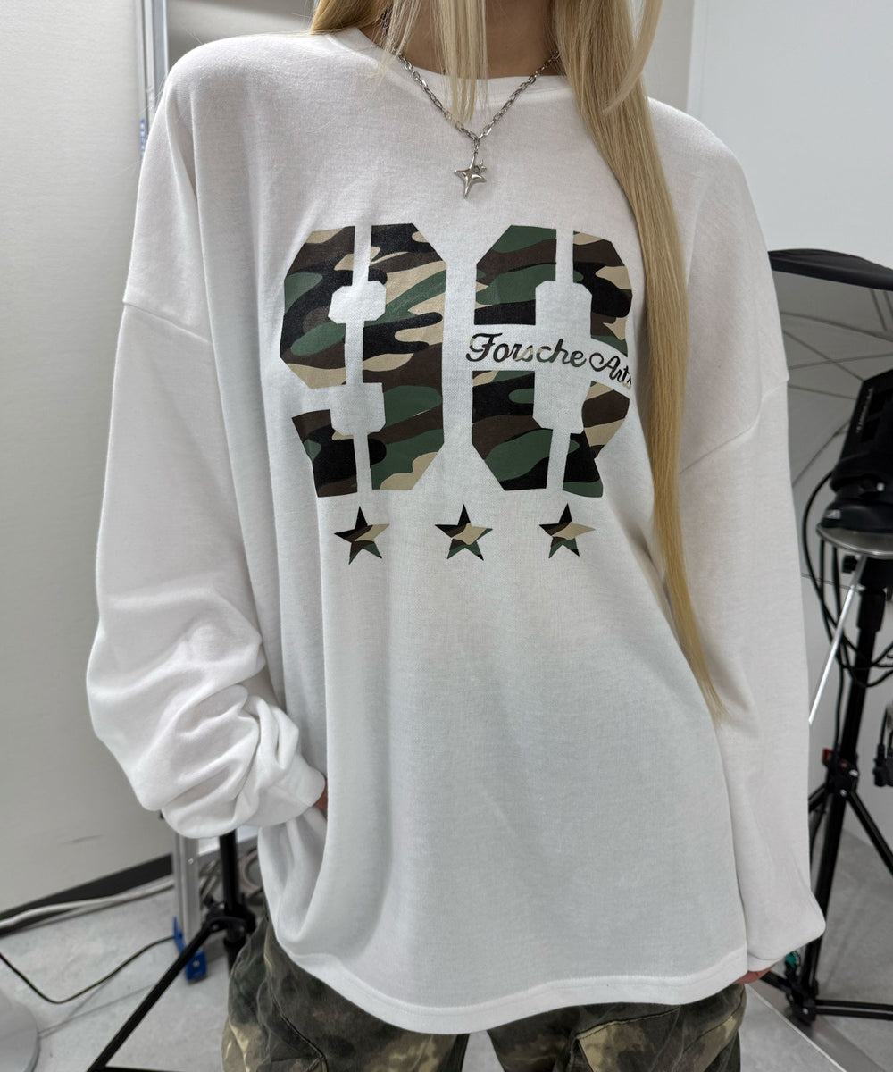 ホワイト モデル：167㎝ FREE着用