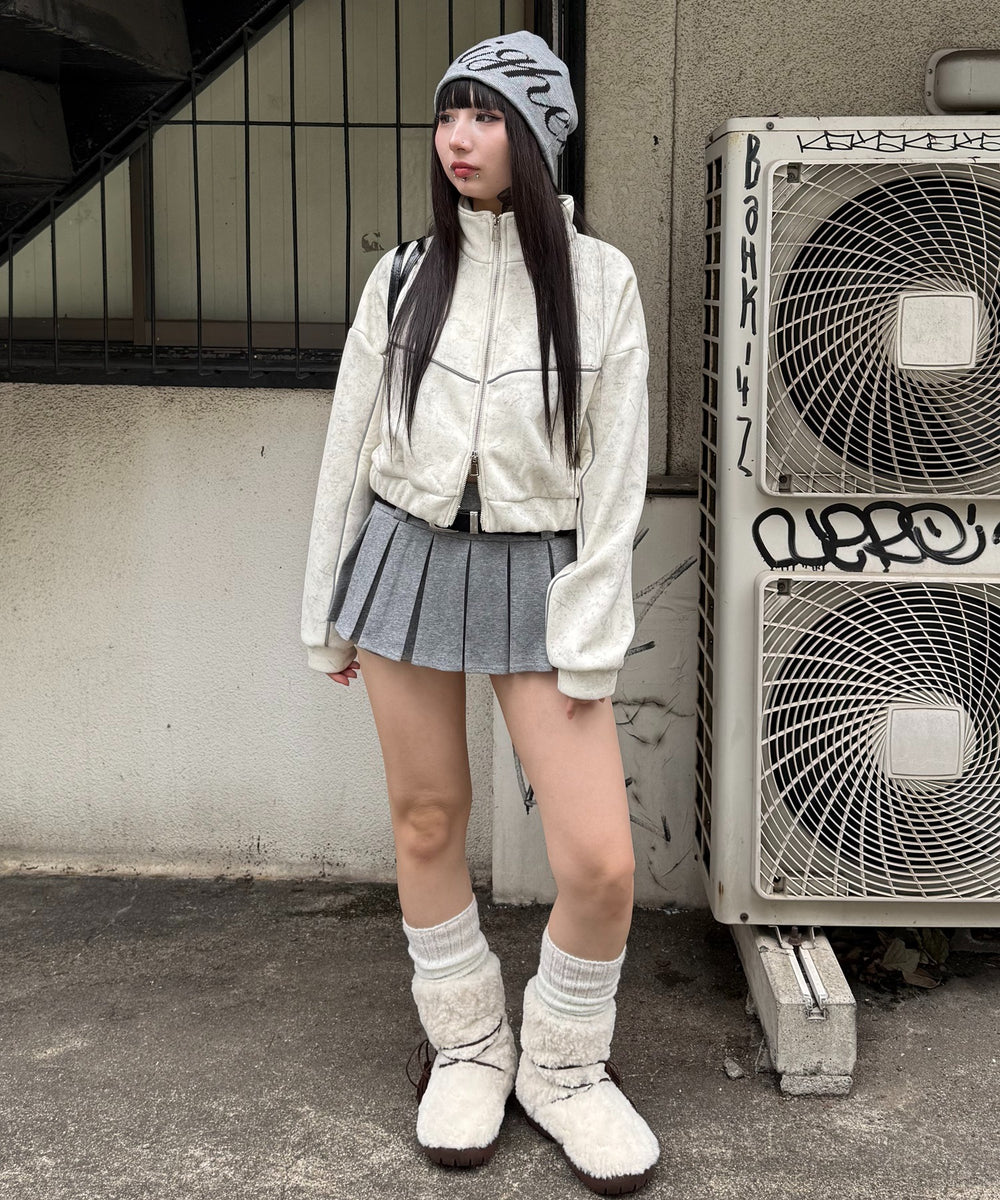 ホワイト モデル：160㎝ FREE着用