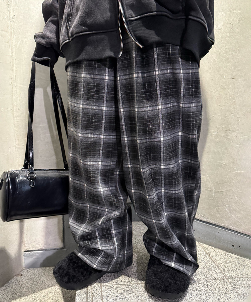 ブラック モデル：160㎝ FREE着用