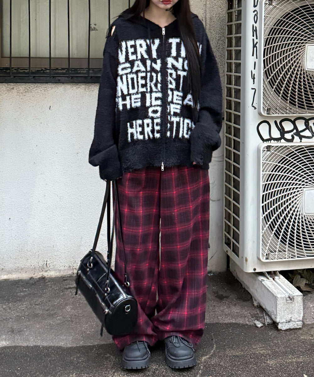 レッド モデル：160㎝ FREE着用