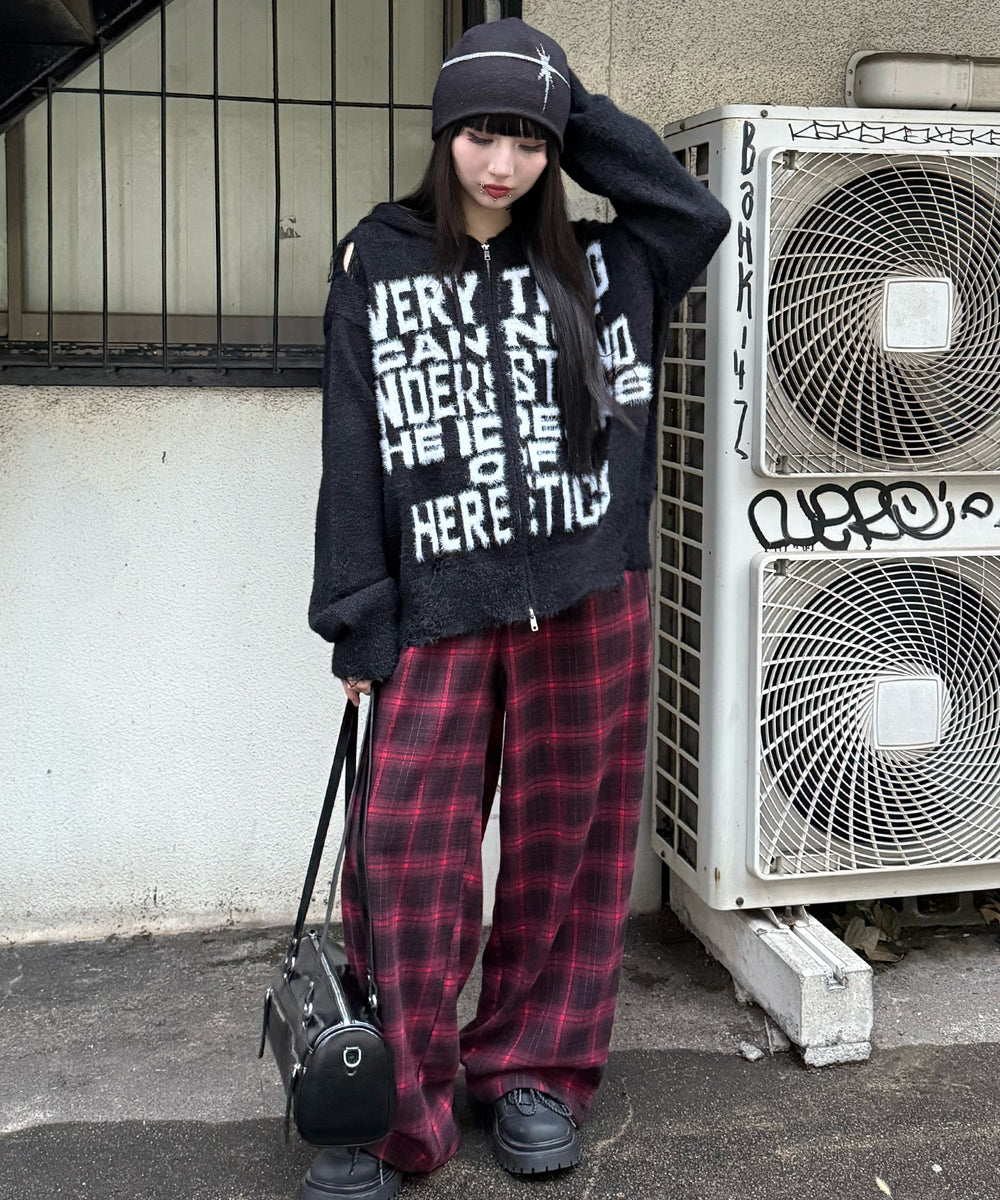 レッド モデル：160㎝ FREE着用