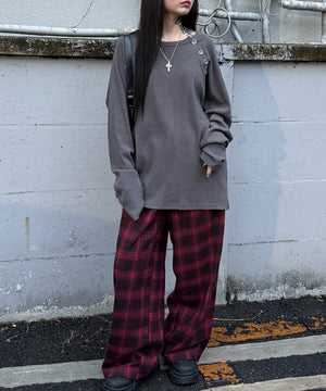 レッド モデル：160㎝ FREE着用